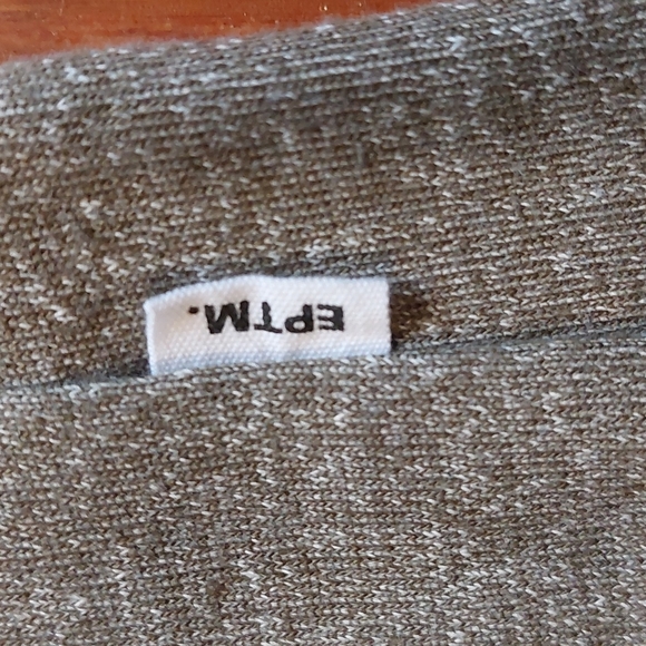 Distressed Sweater - Picture 4 of 6